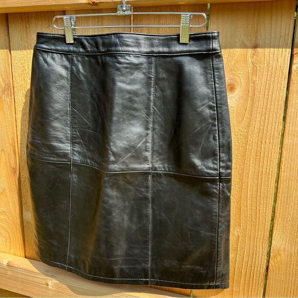 Coldwater Creek Black Leather Mini Skirt Size 8P - Picture 2 of 5